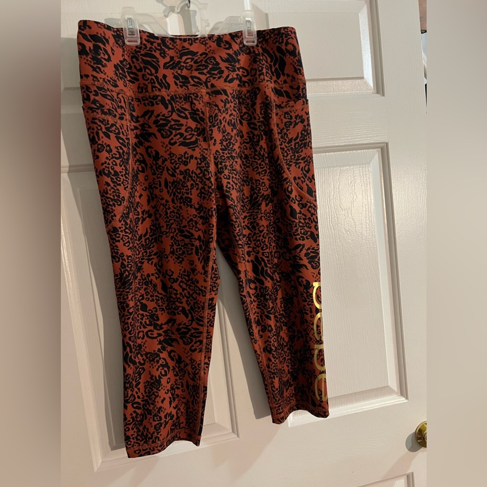 Burnt Orange Bebe Sport Capri 🔥 - Picture 2 of 9